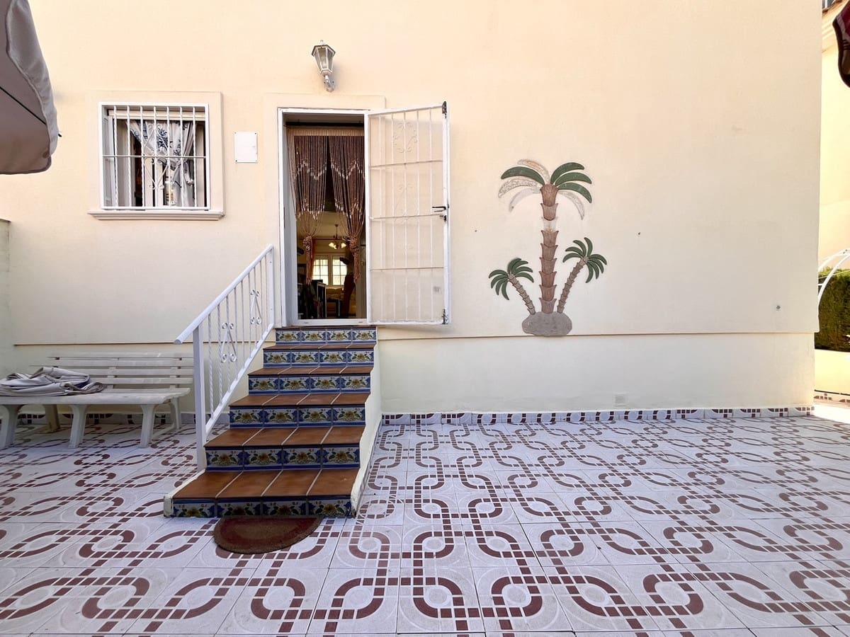 2 bedroom Apartment for sale in Playa Flamenca with pool garage - € 199,999 (Ref: 9557349)