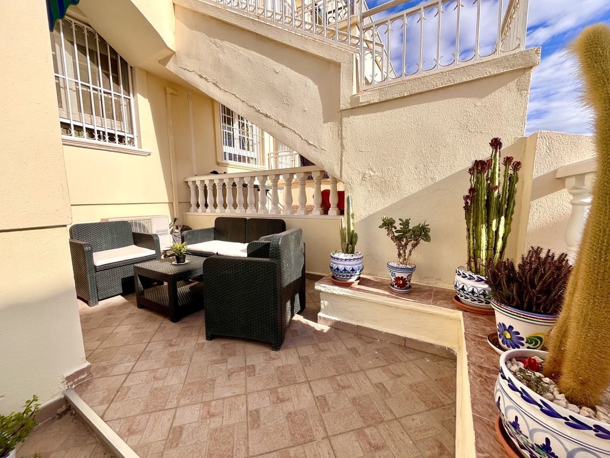 2 bedroom Apartment for sale in Playa Flamenca with pool garage - € 199,999 (Ref: 9557349)