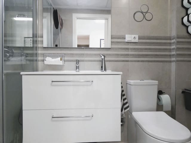 2 sovrum Lägenhet till salu i Villamartin, Orihuela med pool - 332 000 € (Ref: 9557350)