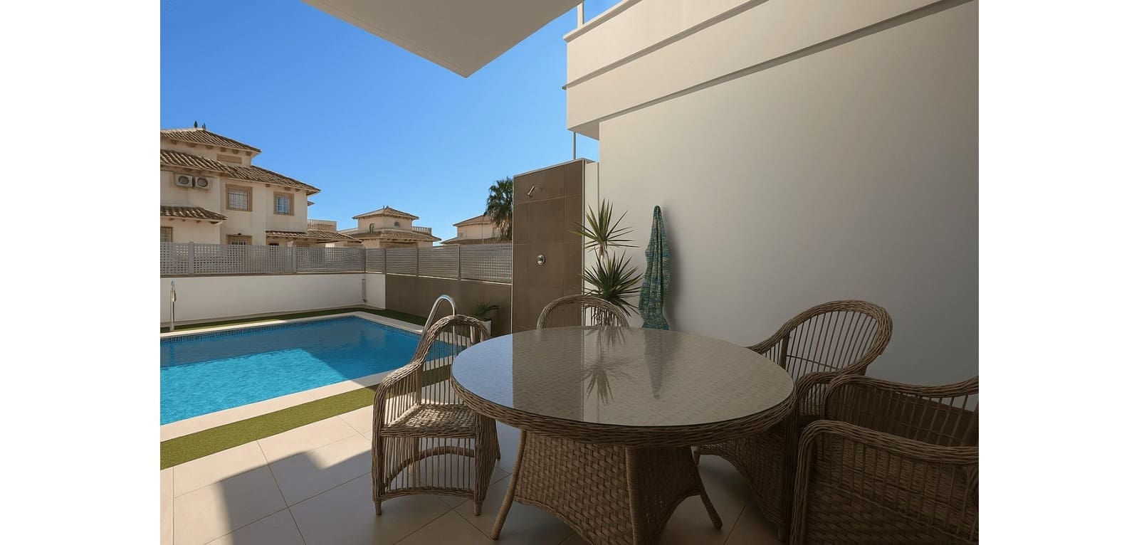 Chalet de 3 habitaciones en Cabo Roig en venta con piscina - 389.000 € (Ref: 9558279)