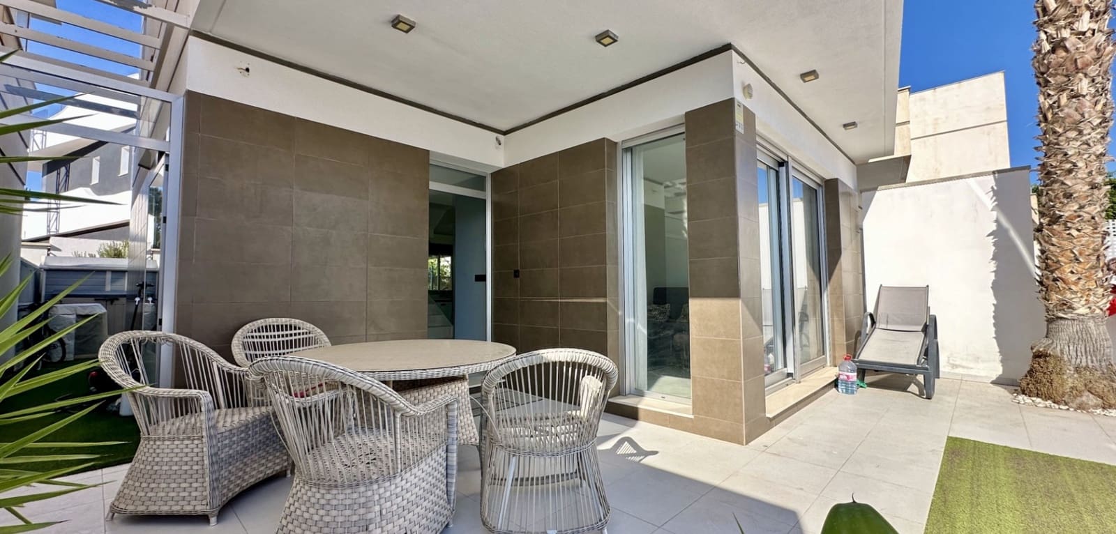 Chalet de 3 habitaciones en Cabo Roig en venta con piscina - 389.000 € (Ref: 9558279)