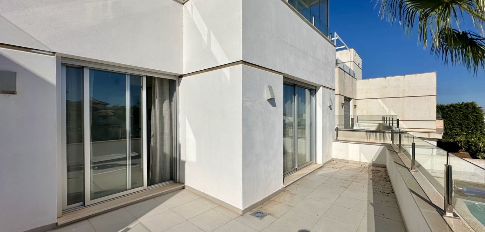 Chalet de 3 habitaciones en Cabo Roig en venta con piscina - 389.000 € (Ref: 9558279)