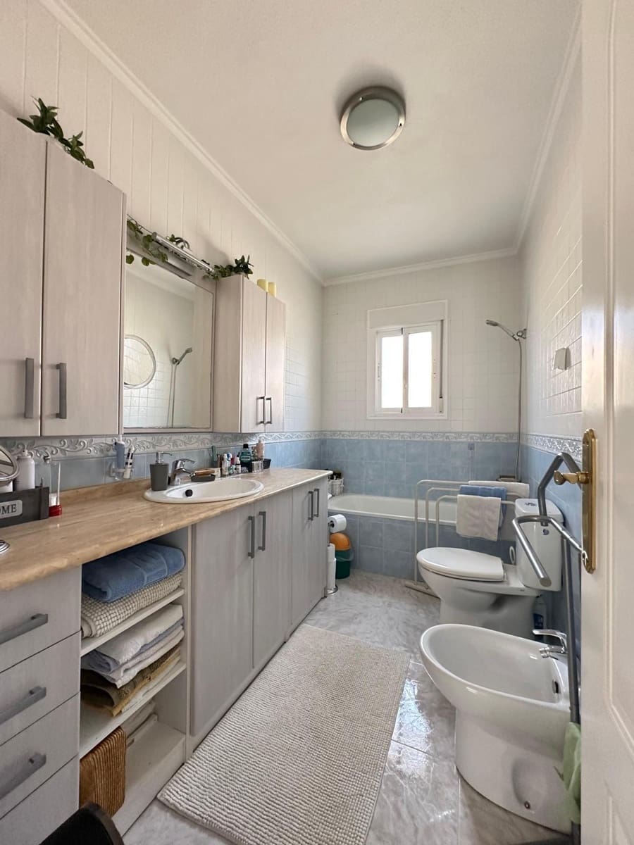 3 sypialnia Willa na sprzedaż w Ciudad Quesada z basenem garażem - 340 000 € (Ref: 9558281)