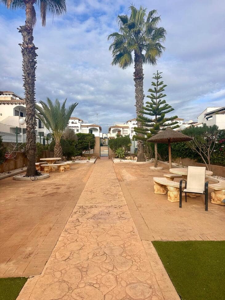 3 sypialnia Dom na sprzedaż w Orihuela Costa z basenem - 239 000 € (Ref: 9558377)