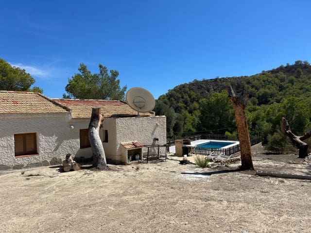 2 bedroom Finca/Country House for sale in Torremendo, Orihuela with pool - € 175,000 (Ref: 9598602)