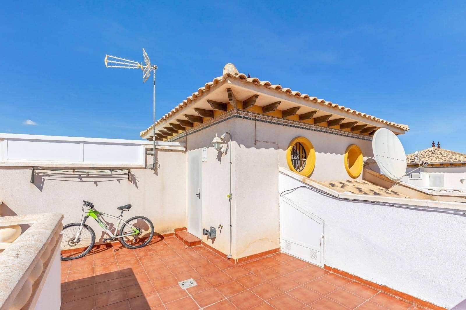 2 quarto Casa em Banda para venda em Cabo Roig com piscina - 262 500 € (Ref: 9599974)