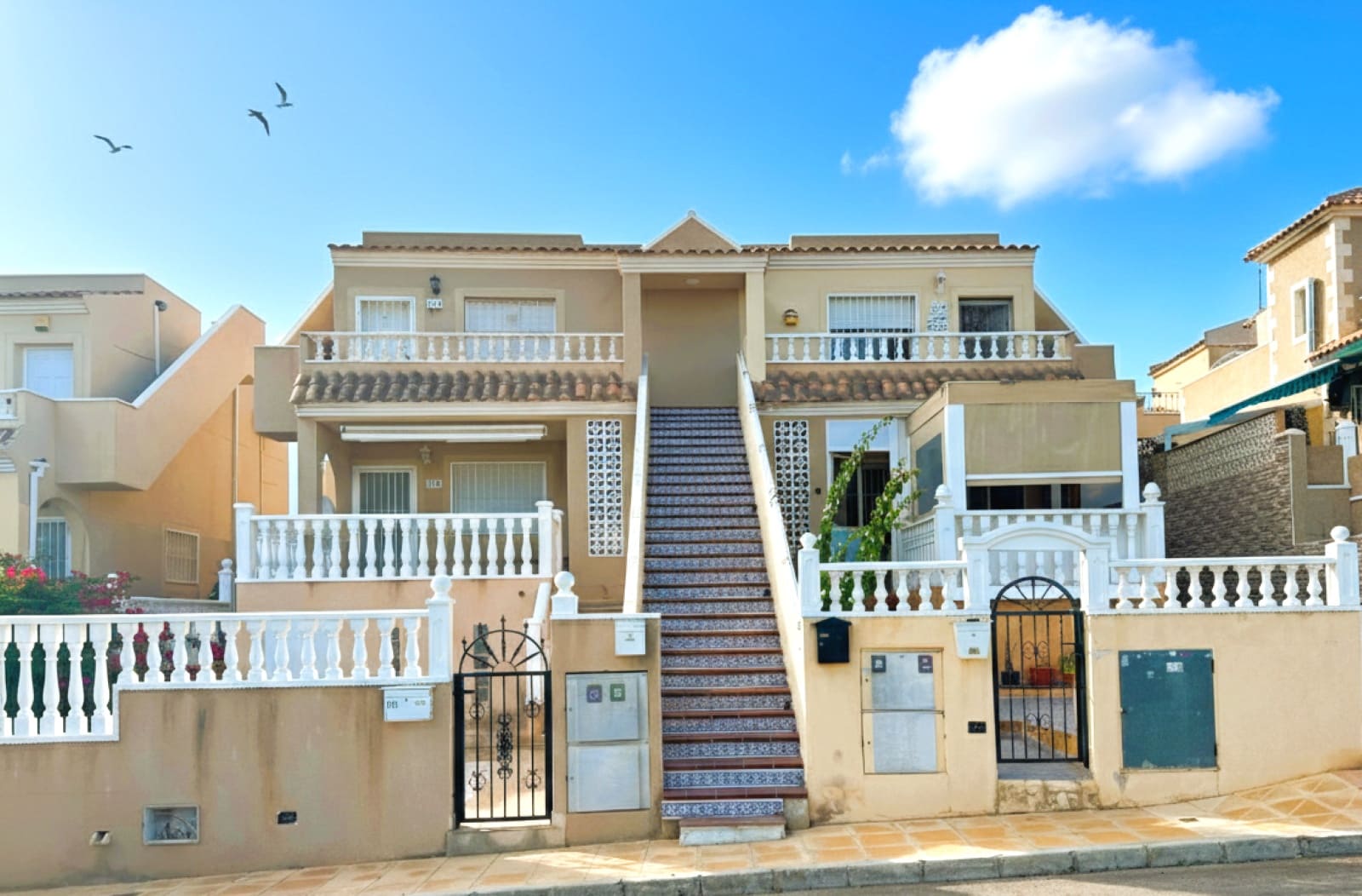 Ático de 2 habitaciones en Villamartin en venta con piscina - 139.950 € (Ref: 9599975)