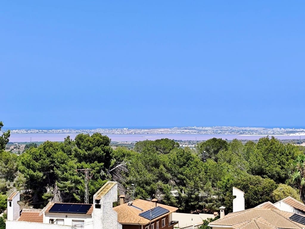 4 slaapkamer Villa te koop in San Miguel de Salinas met zwembad garage - € 425.000 (Ref: 9599976)