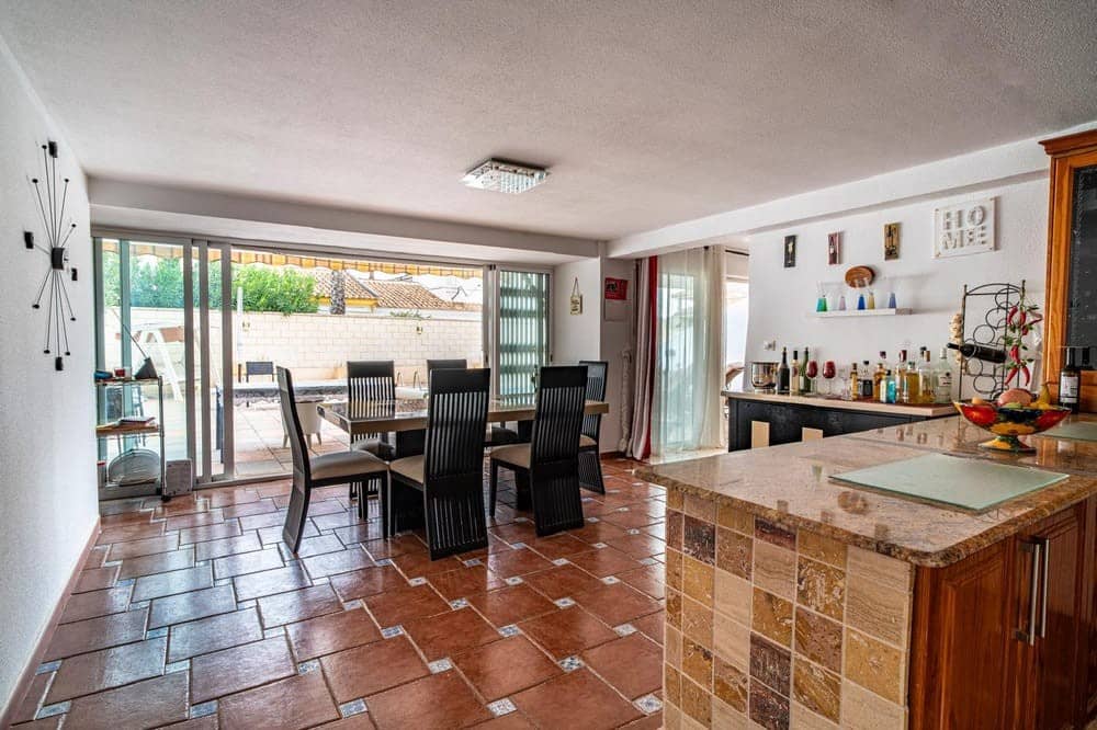 4 camera da letto Villa in vendita in Villamartin con piscina garage - 650.000 € (Rif: 9599982)