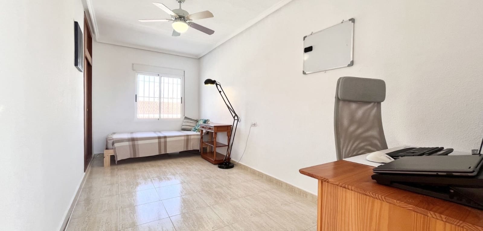 3 soverom Hus til salgs i Torrevieja - € 156 000 (Ref: 9601421)