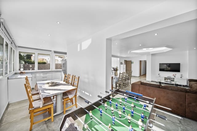 6 sovrum Villa till salu i La Zenia, Orihuela med pool garage - 1 600 000 € (Ref: 9601422)