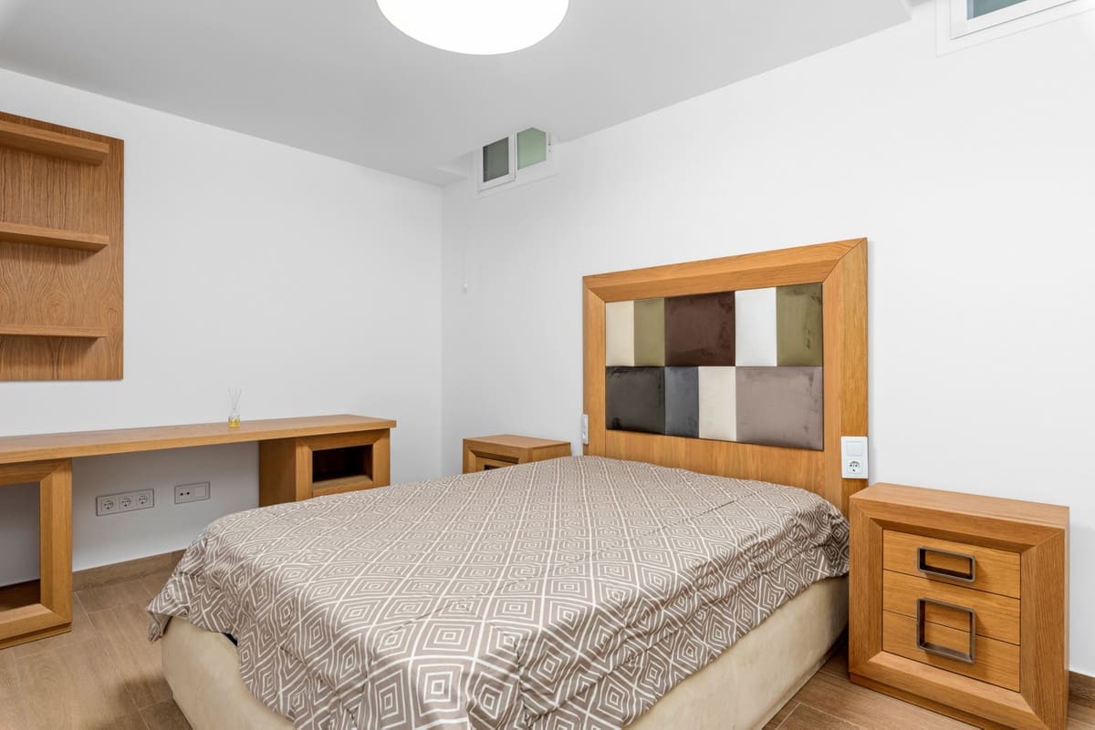 5 bedroom Villa for sale in San Miguel de Salinas with pool garage - € 849,000 (Ref: 9601423)