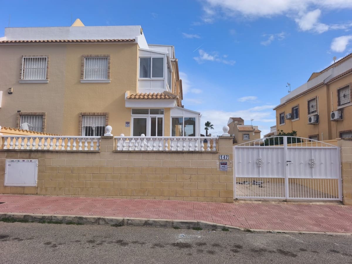 3 slaapkamer Huis te koop in Ciudad Quesada met zwembad - € 265.000 (Ref: 9602305)