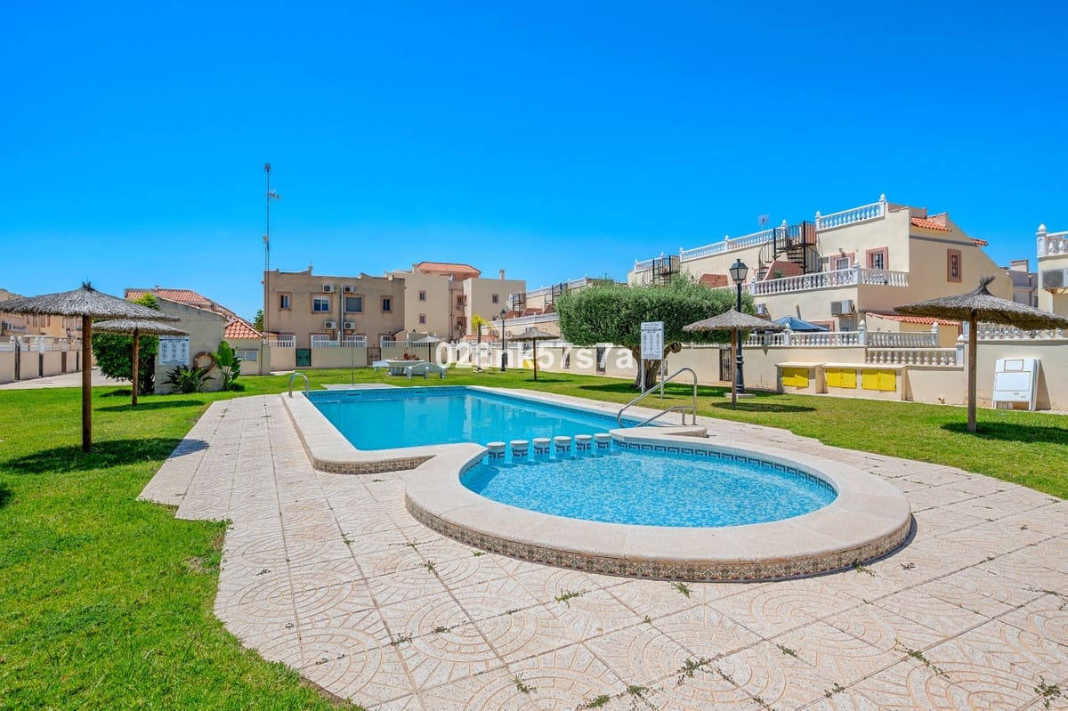 3 bedroom Townhouse for sale in La Zenia with pool garage - € 299,000 (Ref: 9602489)