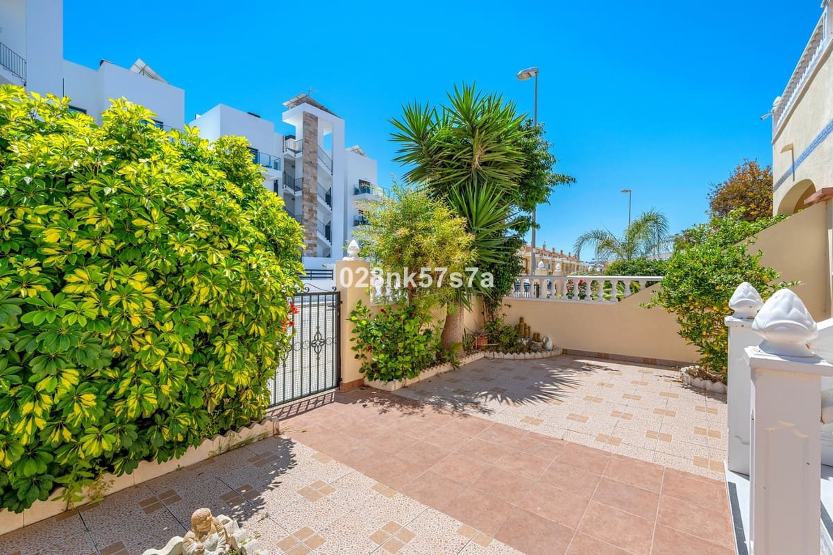 3 bedroom Townhouse for sale in La Zenia with pool garage - € 299,000 (Ref: 9602489)