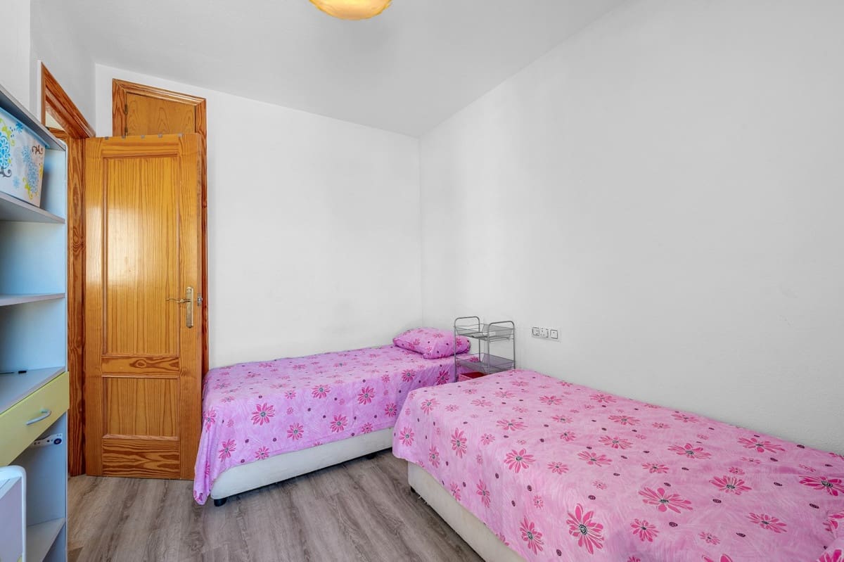 3 soveværelse Byhus til salg i La Zenia med swimmingpool garage - € 299.000 (Ref: 9602489)
