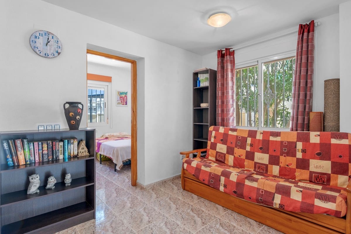 3 soveværelse Byhus til salg i La Zenia med swimmingpool garage - € 299.000 (Ref: 9602489)
