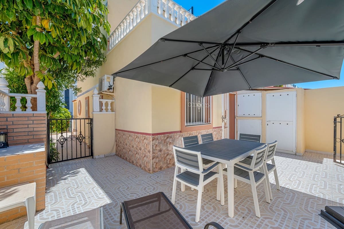 3 soveværelse Byhus til salg i La Zenia med swimmingpool garage - € 299.000 (Ref: 9602489)