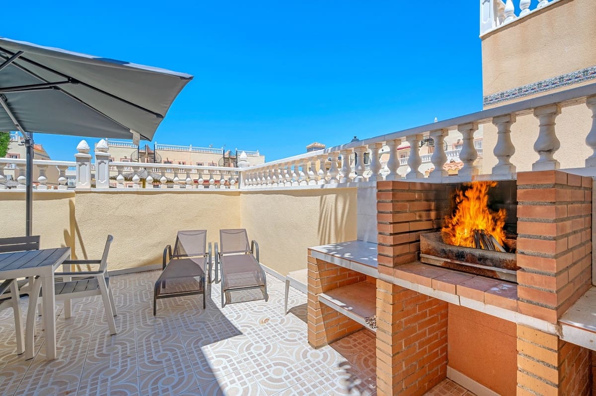 3 soveværelse Byhus til salg i La Zenia med swimmingpool garage - € 299.000 (Ref: 9602489)