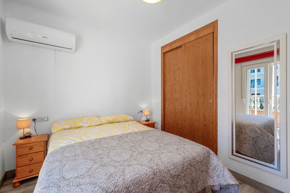 3 soveværelse Byhus til salg i La Zenia med swimmingpool garage - € 299.000 (Ref: 9602489)