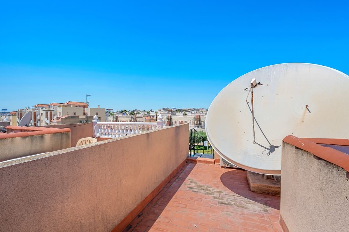 3 soveværelse Byhus til salg i La Zenia med swimmingpool garage - € 299.000 (Ref: 9602489)