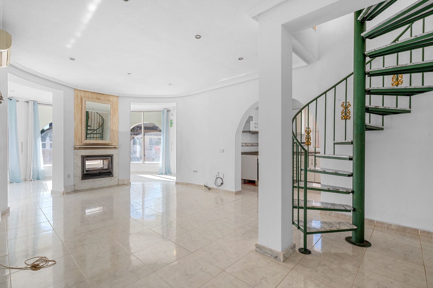 Chalet de 4 habitaciones en Ciudad Quesada en venta con piscina - 375.000 € (Ref: 9603411)