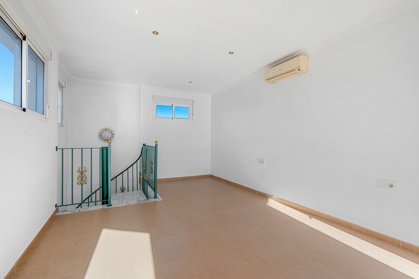 Chalet de 4 habitaciones en Ciudad Quesada en venta con piscina - 375.000 € (Ref: 9603411)