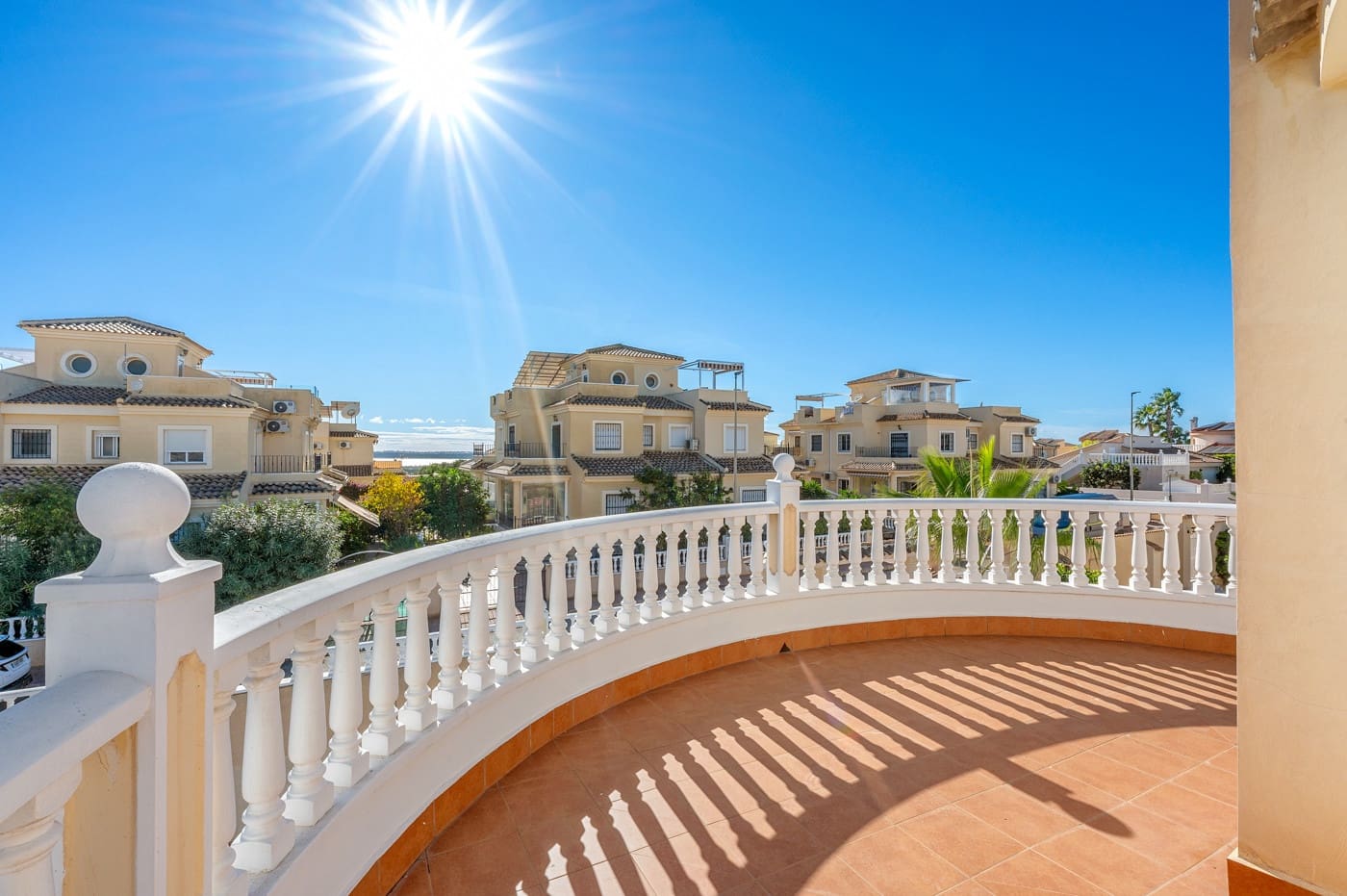 Chalet de 4 habitaciones en Ciudad Quesada en venta con piscina - 375.000 € (Ref: 9603411)