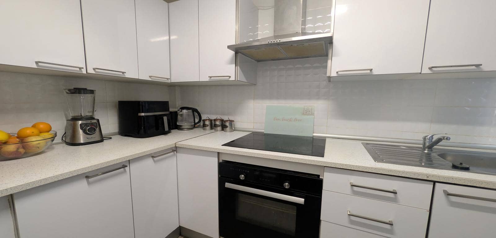 4 bedroom Villa for sale in La Zenia with pool - € 399,000 (Ref: 9603414)