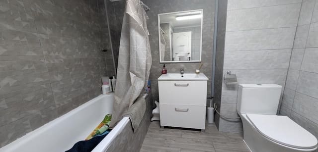 4 bedroom Villa for sale in La Zenia, Orihuela with pool - € 399,000 (Ref: 9603414)