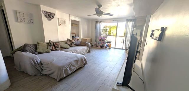 4 bedroom Villa for sale in La Zenia, Orihuela with pool - € 399,000 (Ref: 9603414)