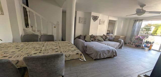 4 bedroom Villa for sale in La Zenia, Orihuela with pool - € 399,000 (Ref: 9603414)