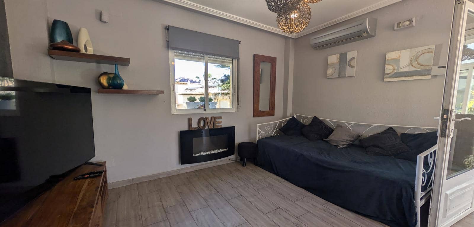 4 bedroom Villa for sale in La Zenia with pool - € 399,000 (Ref: 9603414)