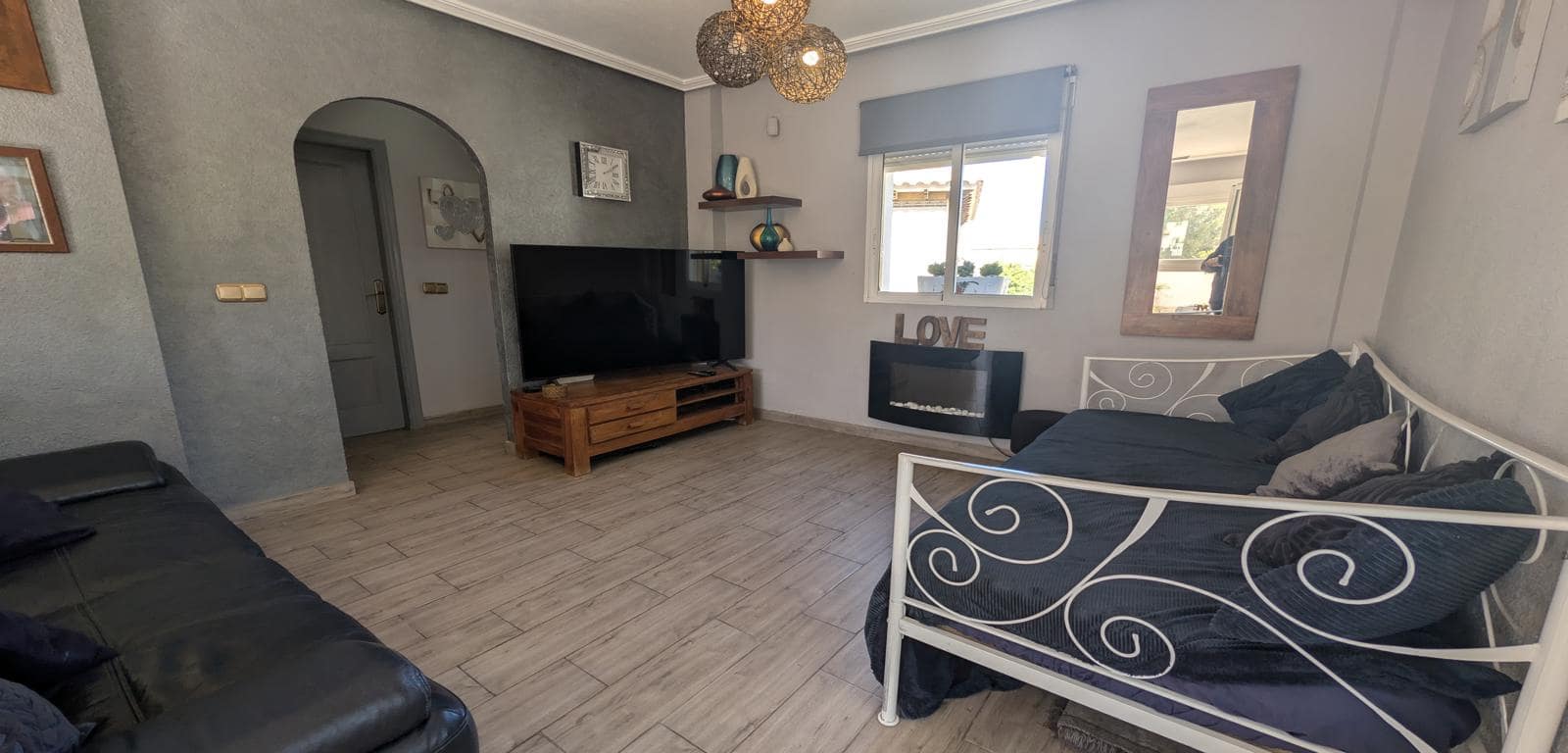 4 bedroom Villa for sale in La Zenia with pool - € 399,000 (Ref: 9603414)