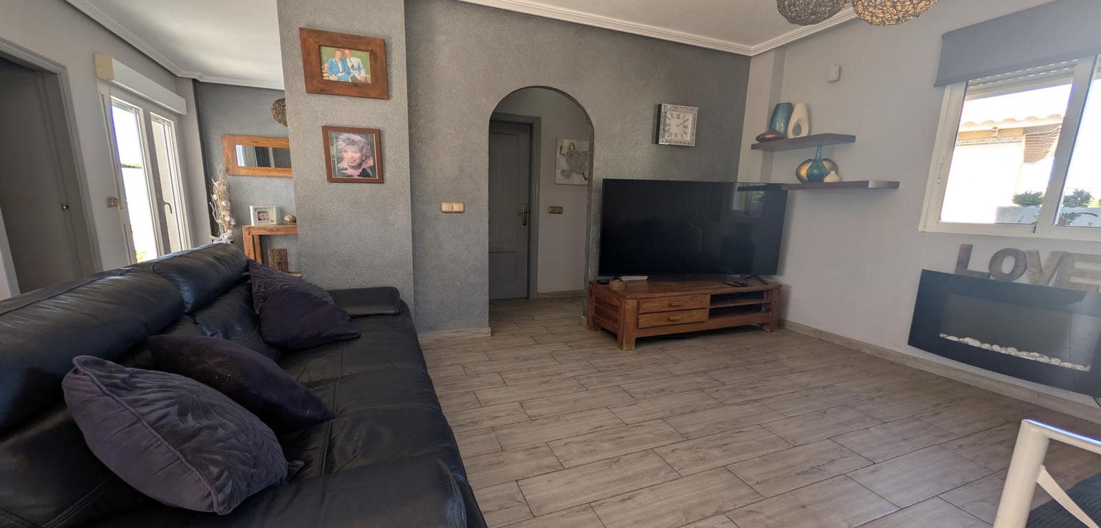 4 bedroom Villa for sale in La Zenia with pool - € 399,000 (Ref: 9603414)