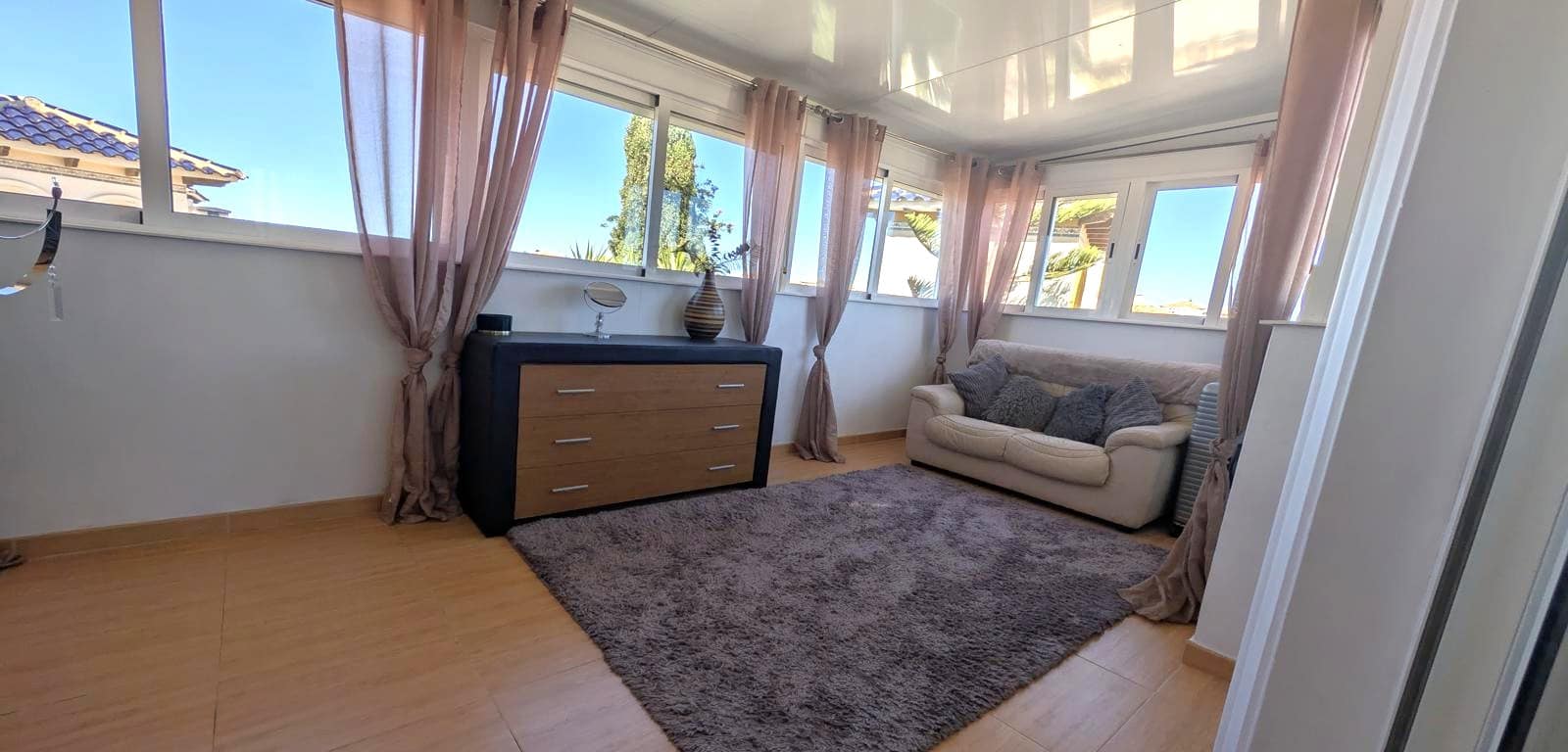 4 bedroom Villa for sale in La Zenia with pool - € 399,000 (Ref: 9603414)