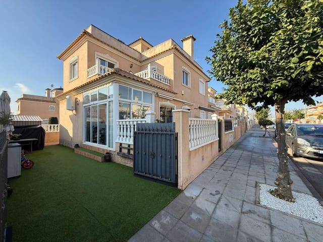 2 soverom Villa til salgs i Torre de la Horadada, Pilar de la Horadada med svømmebasseng garasje - € 254 900 (Ref: 9607031)