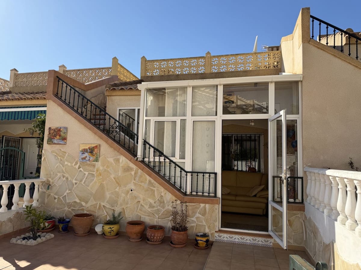 2 quarto Casa em Banda para venda em Villamartin com piscina garagem - 163 000 € (Ref: 9607032)