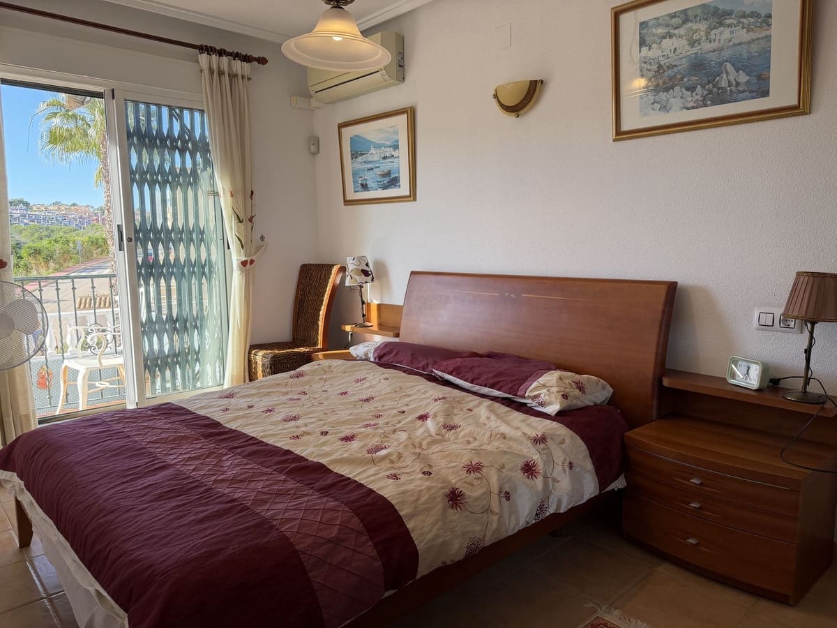 2 quarto Casa em Banda para venda em Villamartin com piscina garagem - 163 000 € (Ref: 9607032)