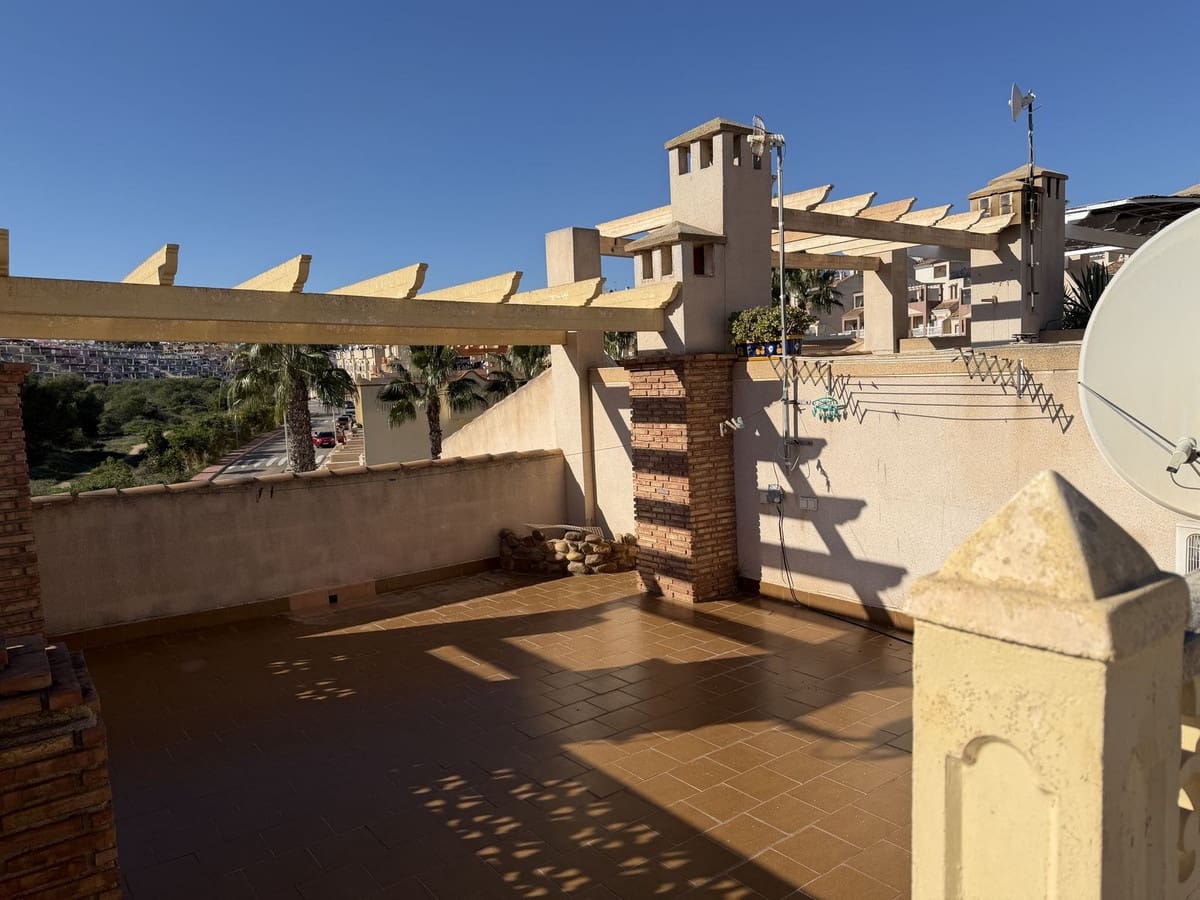 2 quarto Casa em Banda para venda em Villamartin com piscina garagem - 163 000 € (Ref: 9607032)