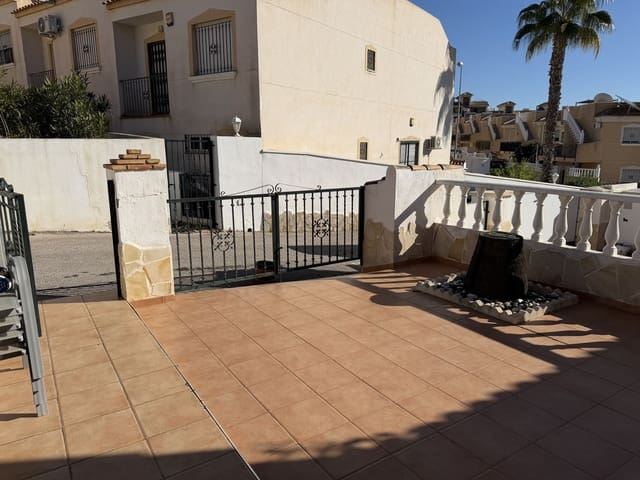 2 soverom Hus til salgs i Villamartin, Orihuela med svømmebasseng garasje - € 163 000 (Ref: 9607032)