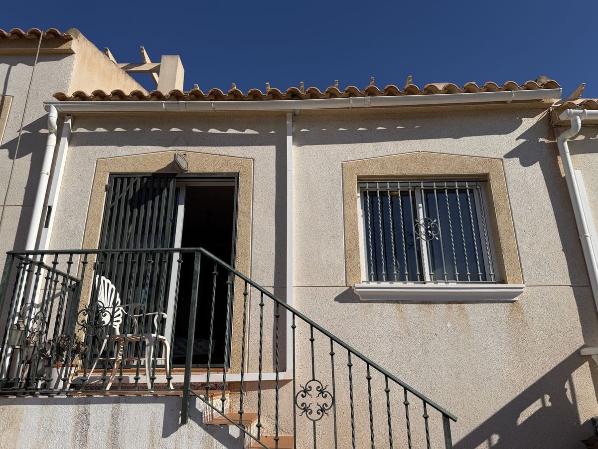 2 quarto Casa em Banda para venda em Villamartin com piscina garagem - 163 000 € (Ref: 9607032)