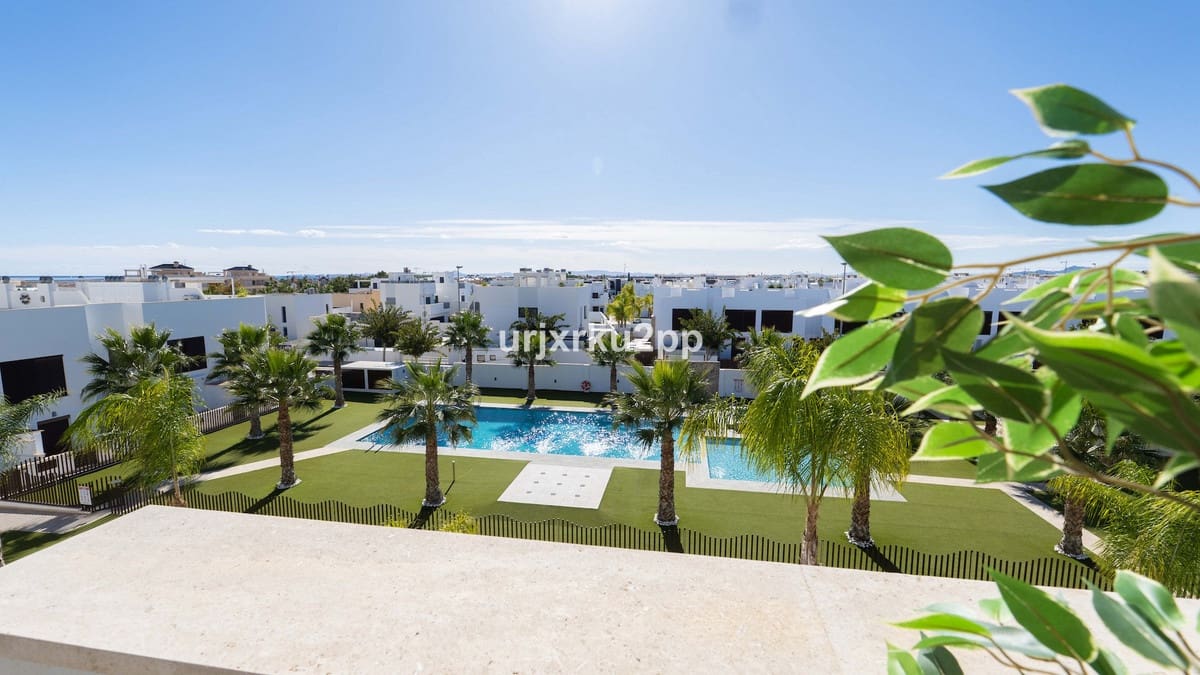 3 bedroom Penthouse for sale in Torre de la Horadada with pool garage - € 399,000 (Ref: 9607034)