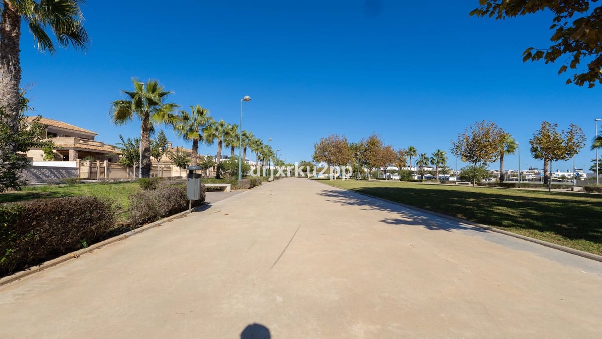 3 bedroom Penthouse for sale in Torre de la Horadada with pool garage - € 399,000 (Ref: 9607034)