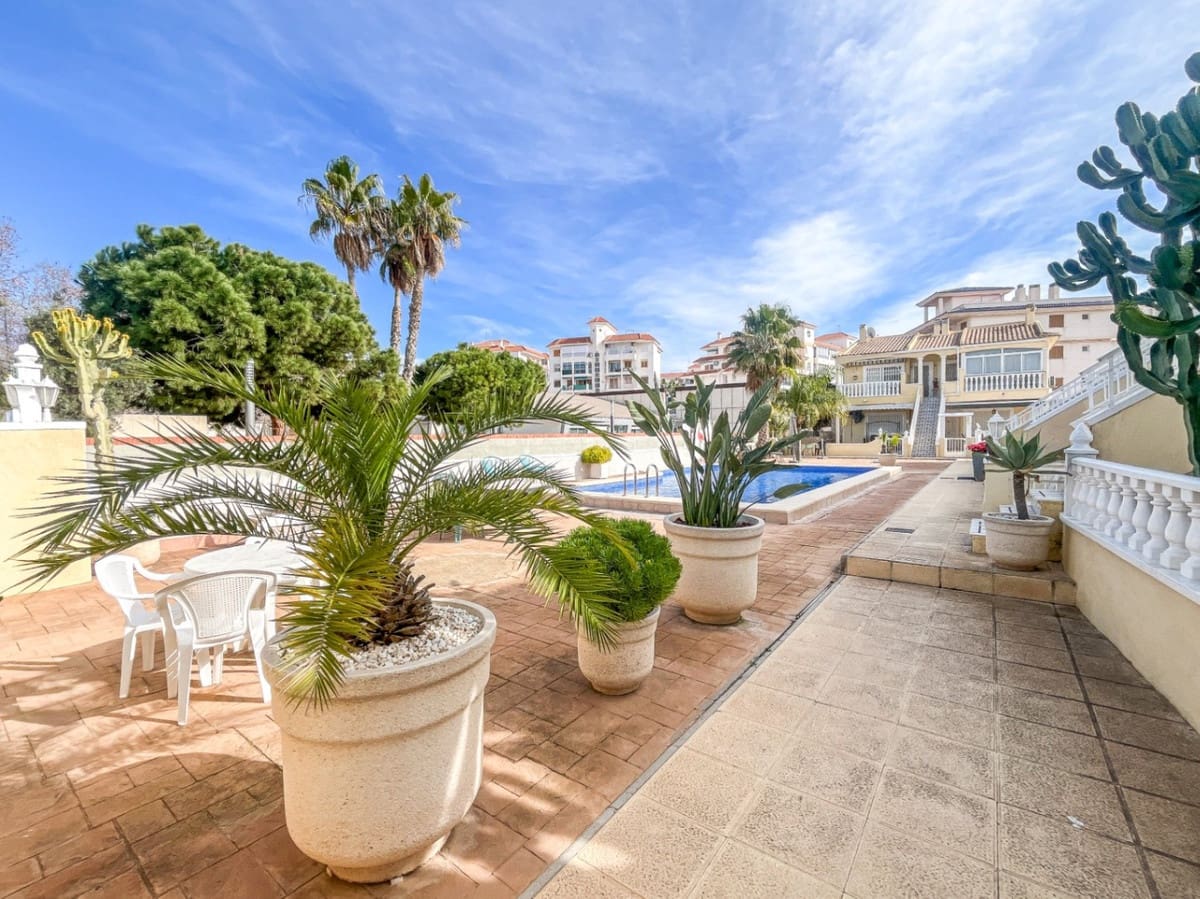 2 soveværelse Lejlighed til salg i La Mata med swimmingpool garage - € 270.000 (Ref: 9607035)