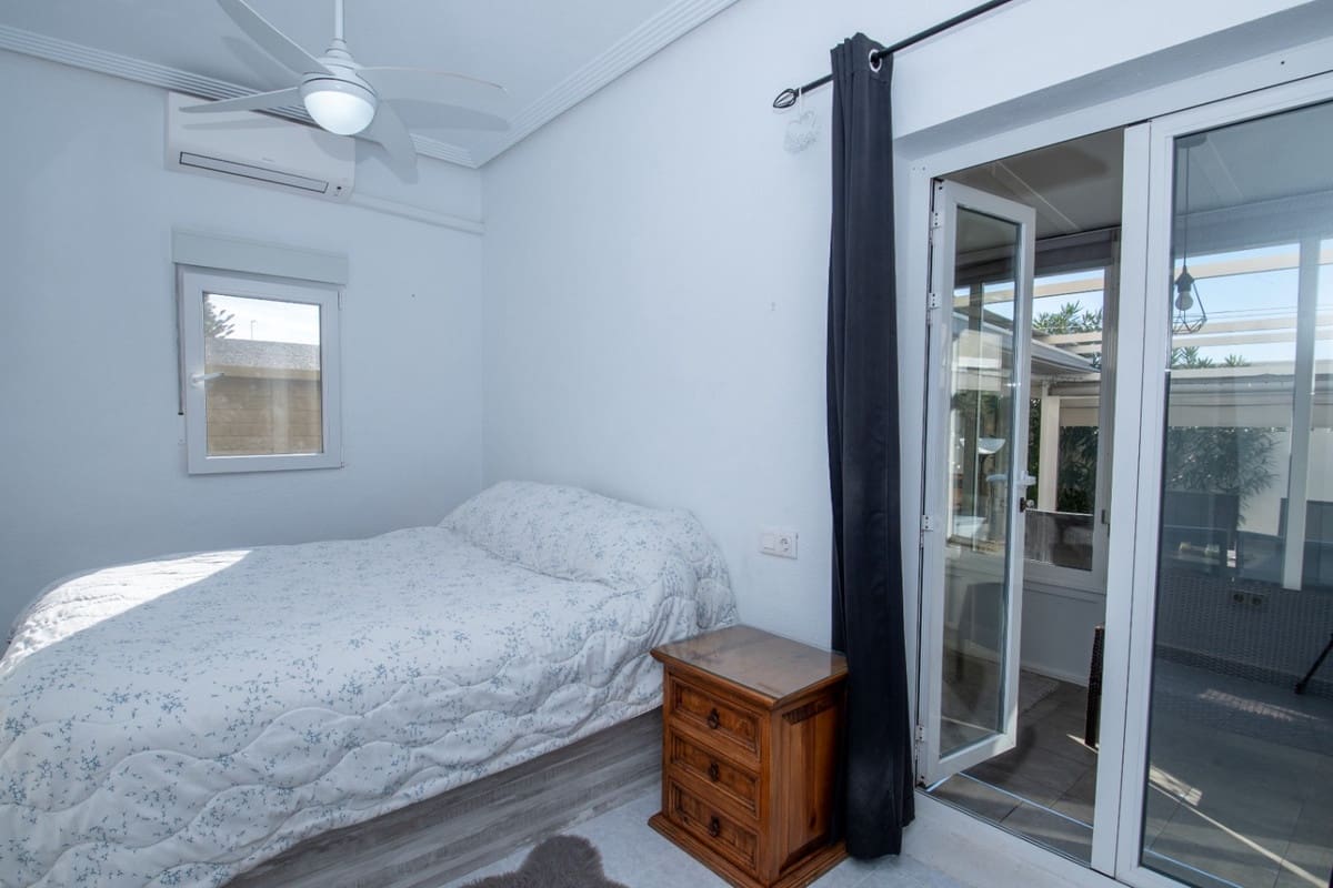 2 slaapkamer Appartement te koop in La Mata met zwembad garage - € 249.000 (Ref: 9607035)