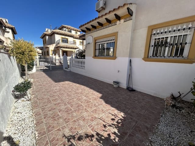 2 soverom Hus til salgs i Cabo Roig, Orihuela med svømmebasseng garasje - € 240 000 (Ref: 9607042)