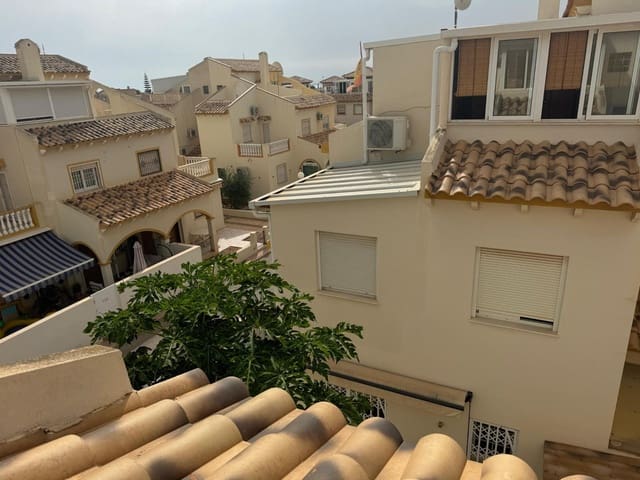 4 bedroom Villa for sale in Villamartin, Orihuela with pool - € 212,000 (Ref: 9610588)