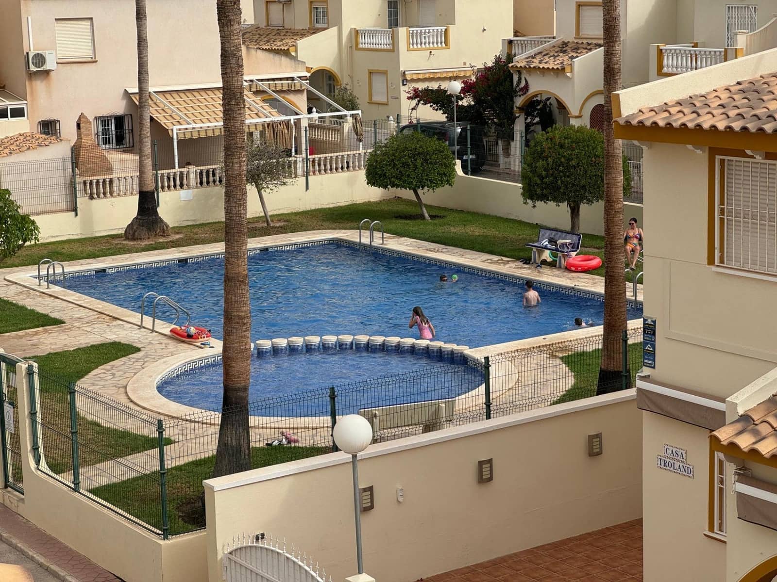 4 bedroom Villa for sale in Villamartin with pool - € 212,000 (Ref: 9610588)