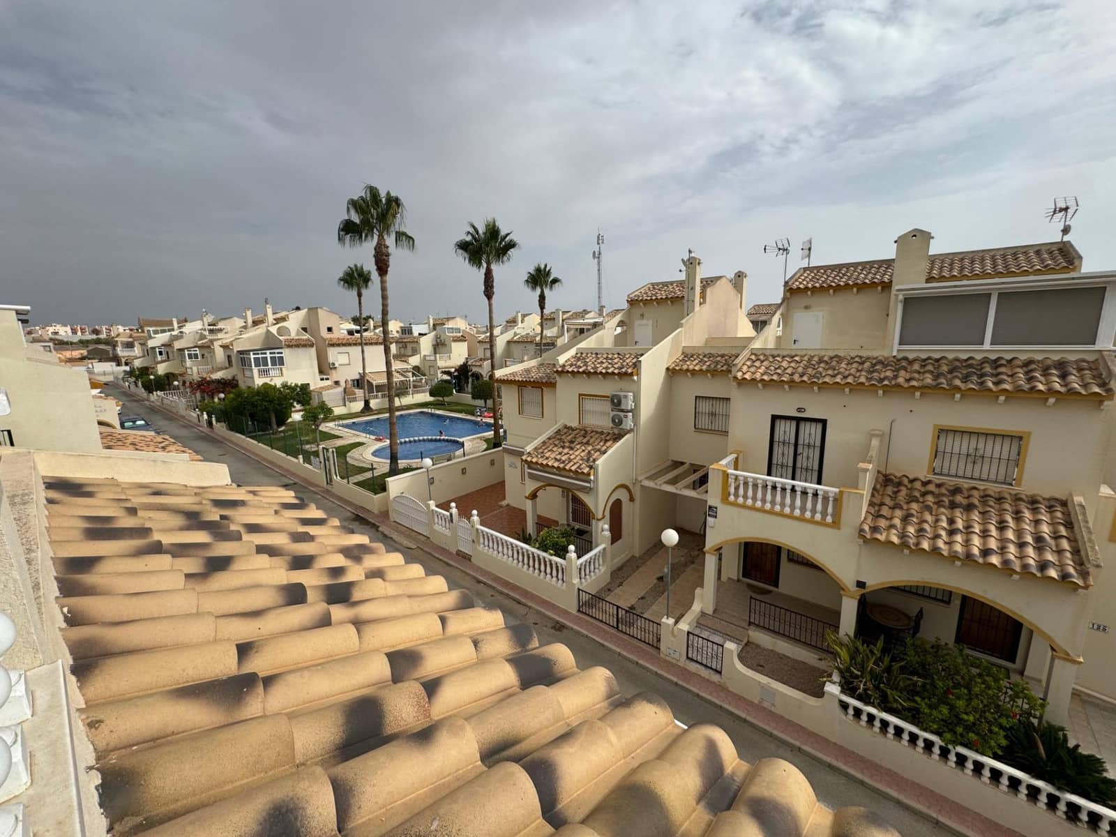 4 bedroom Villa for sale in Villamartin with pool - € 212,000 (Ref: 9610588)